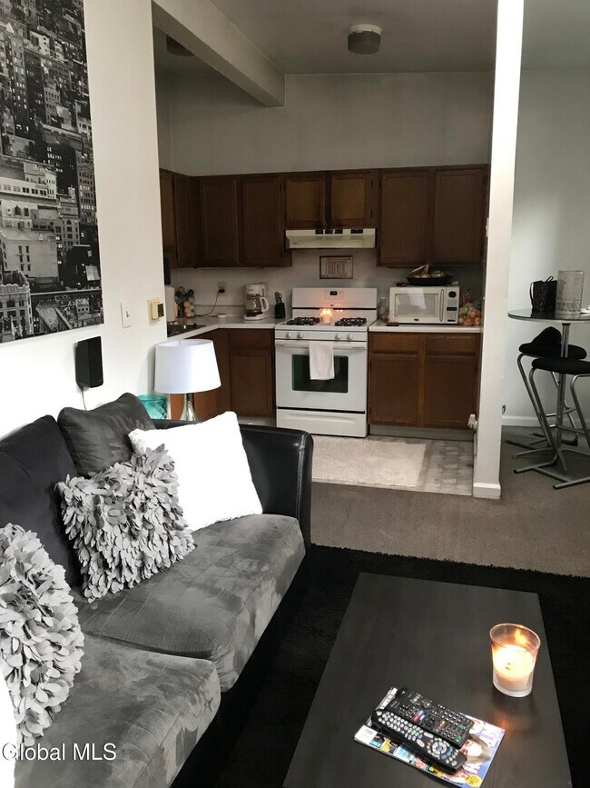 Building Photo - 80-82-82 Milton Ave