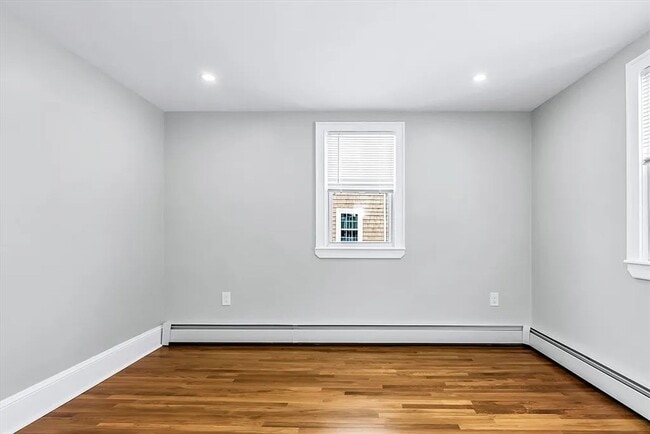 Building Photo - Beautifully Renovated 3-Bedroom Home in Woburn – $3,650.00/mo