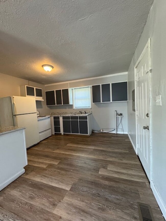 Building Photo - 1112 Atlantic Ave