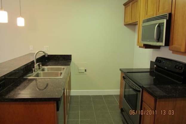 Building Photo - 10982 Roebling Ave