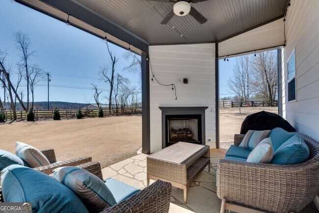 Building Photo - 7540 Carson Ct