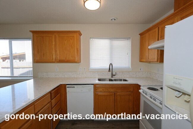 Building Photo - 5407 SE 121st Ave