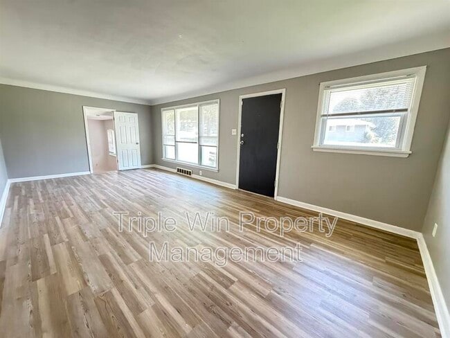 Building Photo - 6801 Knoll Ave