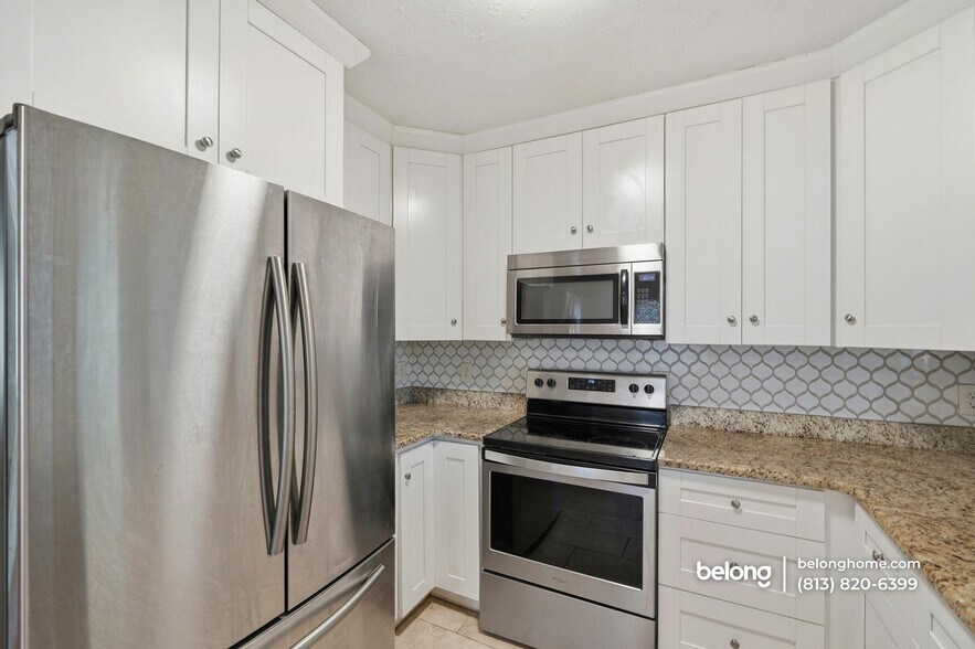 Building Photo - 2701 S Manhattan Ave