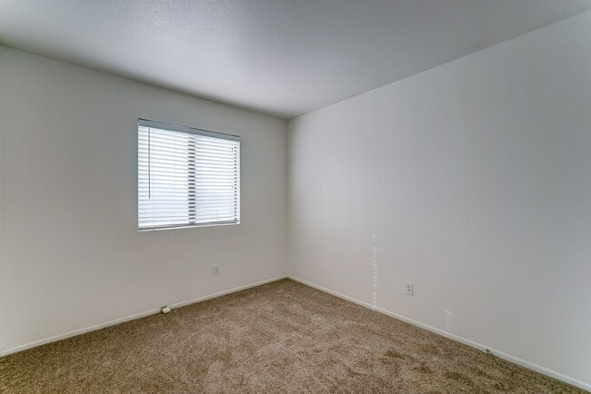 Building Photo - Desirable North Phoenix  Home with 1 Downstairs Bedroom!!!