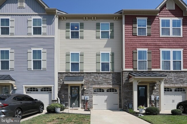 Primary Photo - 304 Iannelli Rd