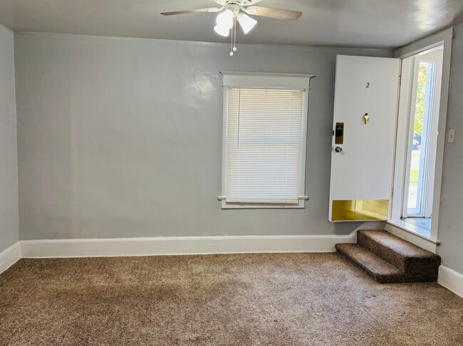 Primary Photo - La Selle Apartments