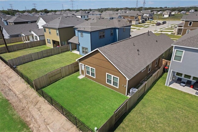 Building Photo - 1122 Elsinore Dr