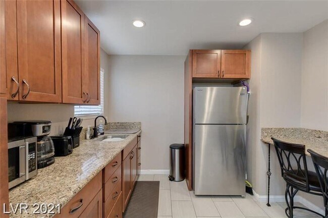 Building Photo - ** COMING SOON ** AMAZING SINGLE STORY HOME IN HENDERSON WITH DETACHED CASITA NO HOA & HOME COMES...