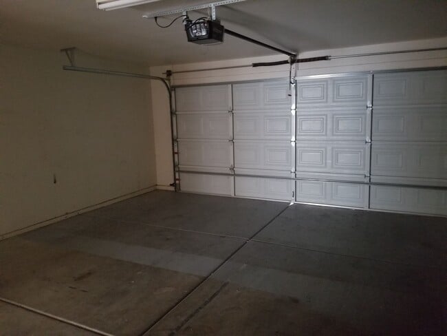 Building Photo - 2086 Jamie Rd