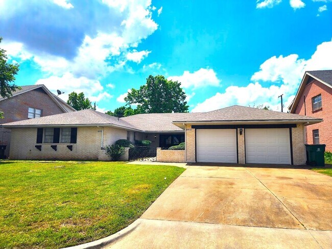 Primary Photo - 2224 NW 49th St