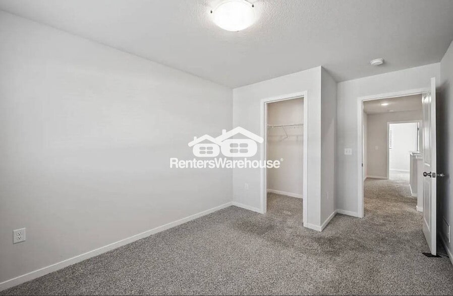 Building Photo - 3622 NE Kara Ln