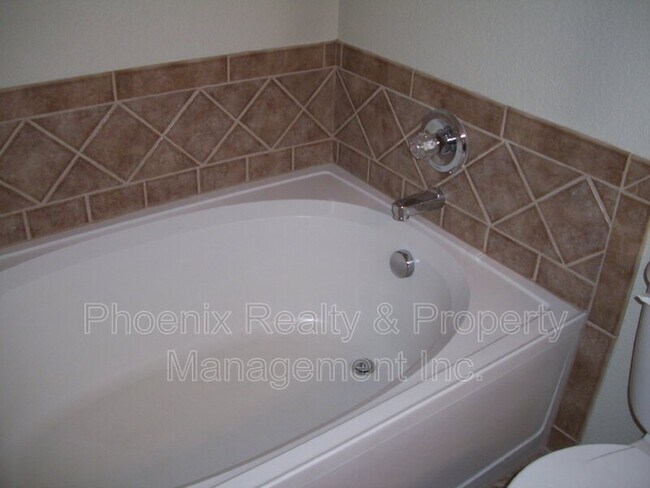 Building Photo - 678 Mathews Cir