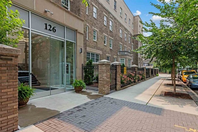 Building Photo - 126 Delaware Ave