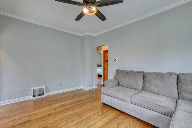 Building Photo - 122 S 77th St