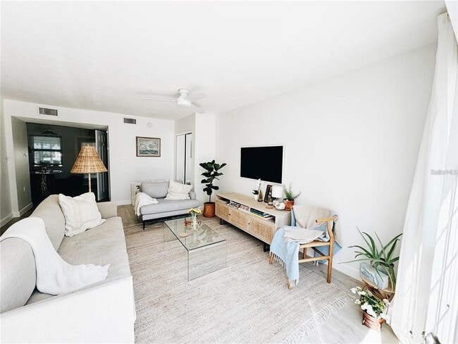 Building Photo - 212 Bunkerhill Ln