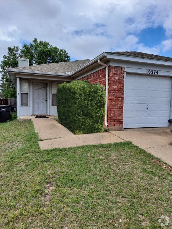 Building Photo - 10274 Aurora Dr