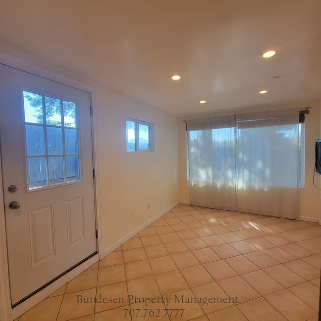 Building Photo - 4381 Bodega Ave