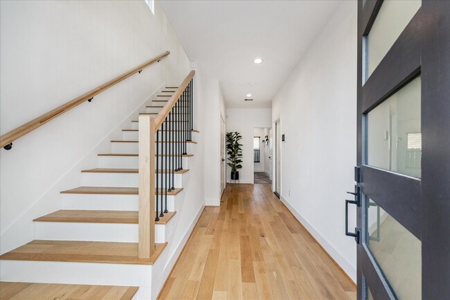 Building Photo - 105 W Whitney St