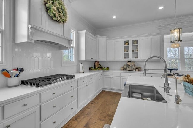 Building Photo - 333 Merrydale Dr