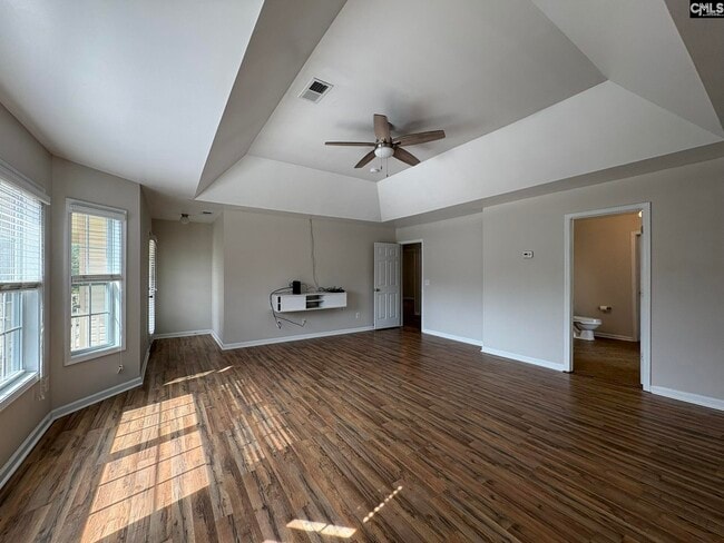 Building Photo - 137 Rossmore Dr