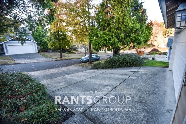 Building Photo - Great Location!  Quiet Neighborhood!
