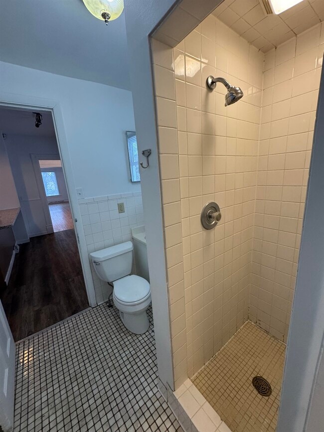 Building Photo - 122 North St