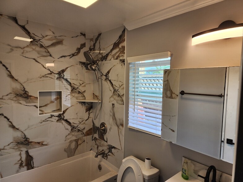 Building Photo - 3014 Clay Ave