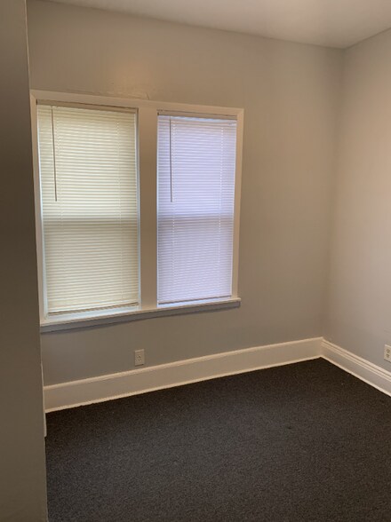 Building Photo - 7749 S Muskegon Ave