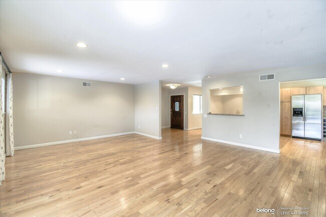 Building Photo - 26078 Adamor Rd