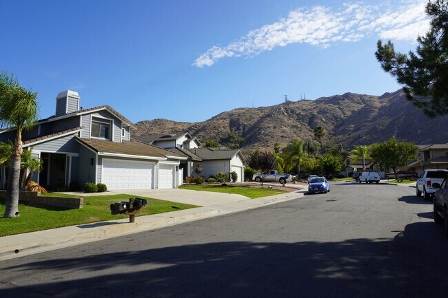 Building Photo - 10386 Meadow Creek Dr