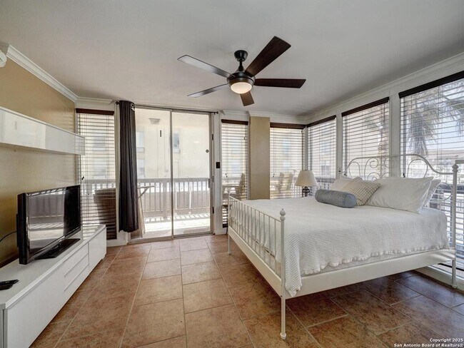 Building Photo - 15002 Windward Dr