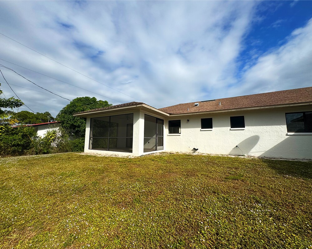 Building Photo - 699 110th Ave N