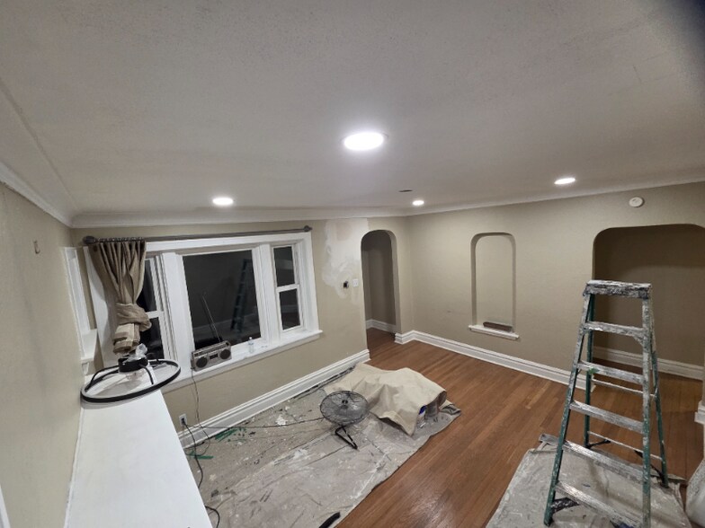 Building Photo - 429 N Laclede Station Rd
