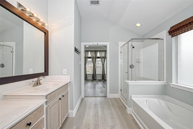 Building Photo - 3618 Hera Dr
