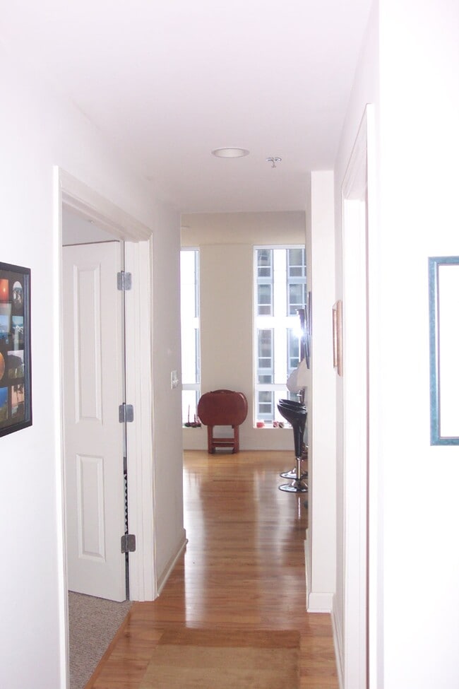 Building Photo - 1250 S Michigan Ave