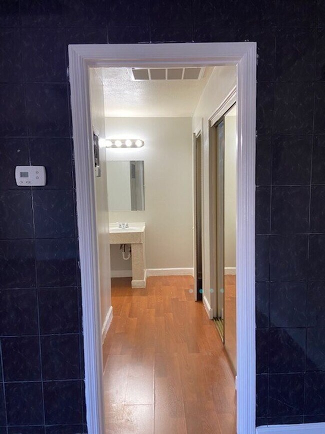 Building Photo - FREE 1ST MONTH RENT Studio Condo on Lake Howell With Boat Launch Lake Access & Pool!