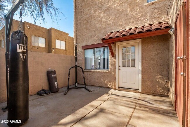 Building Photo - 4240 N 67th Ln