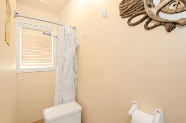 Building Photo - 824 Rockaway Ct
