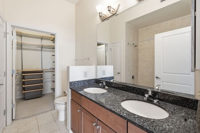 Building Photo - Experience elevated city living in this beautifully maintained residence ideally situated in the ...
