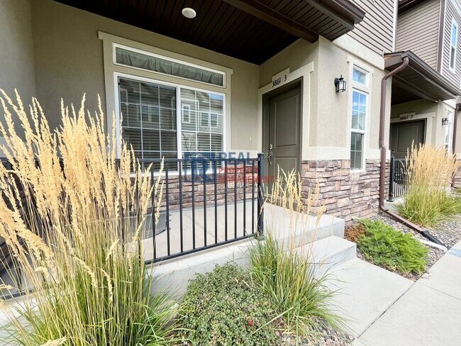 Building Photo - 3861 N Himalaya Rd