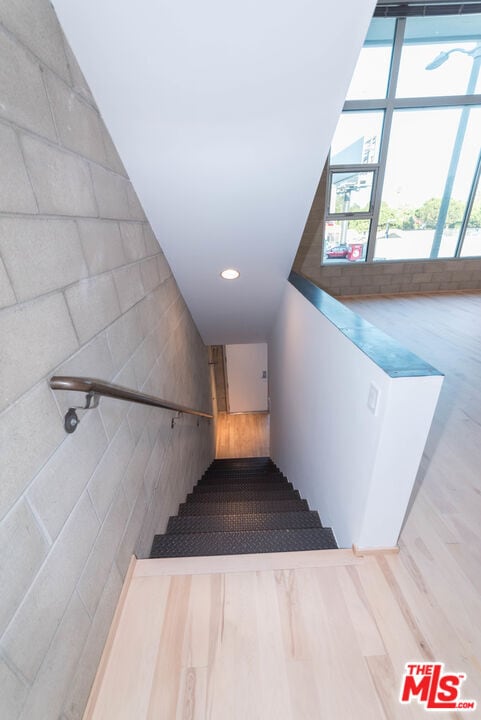 Building Photo - 717 Highland Ave