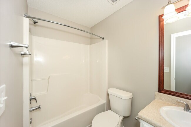 Building Photo - 218 Southwind Ln