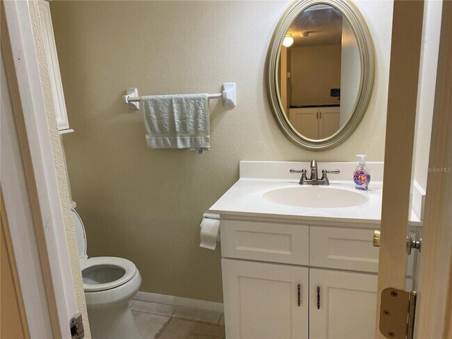 Building Photo - 1500 Gay Rd