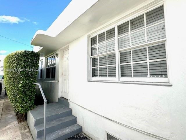 Building Photo - 2101 Bay Dr