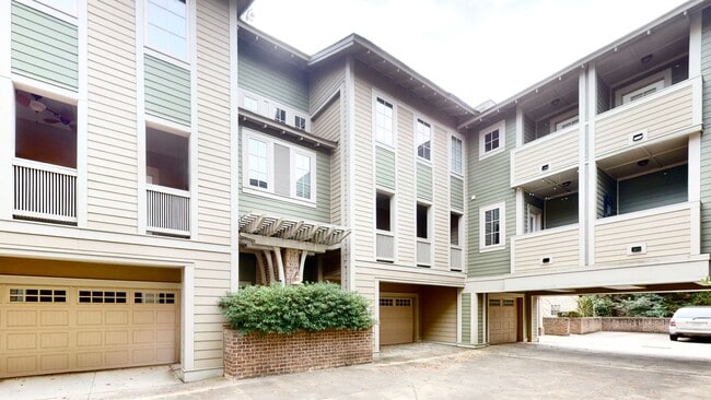 Building Photo - 1328 Ordermore Ave