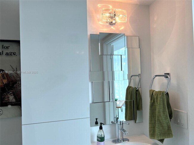 Building Photo - 401 Jefferson Ave