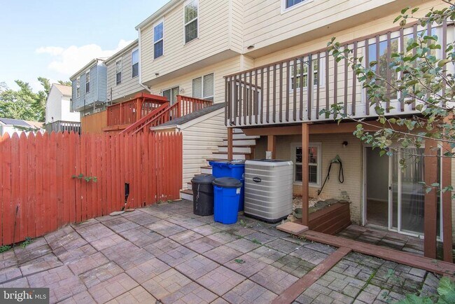 Building Photo - 1847 Dulaney Ct