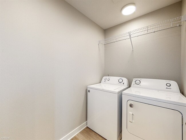 Building Photo - 3 br, 2.5 bath Townhome - Waterford Creek ...