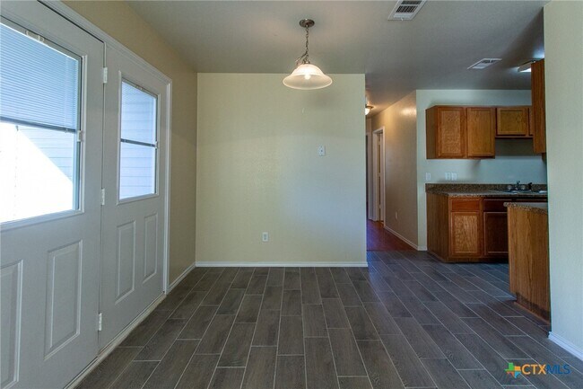 Building Photo - 6412 Temora Loop